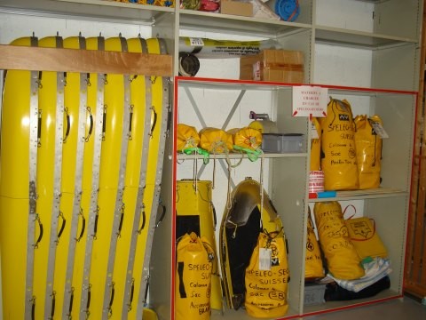 Matériel de secours spéléo